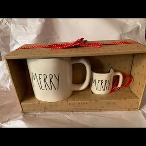 Rae Dunn Merry Large and Small Coffee Mugs Set